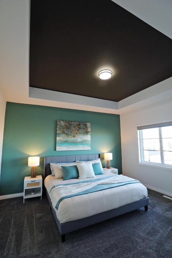 Three King Beds,central A/c,fireplace,park,disney+ *